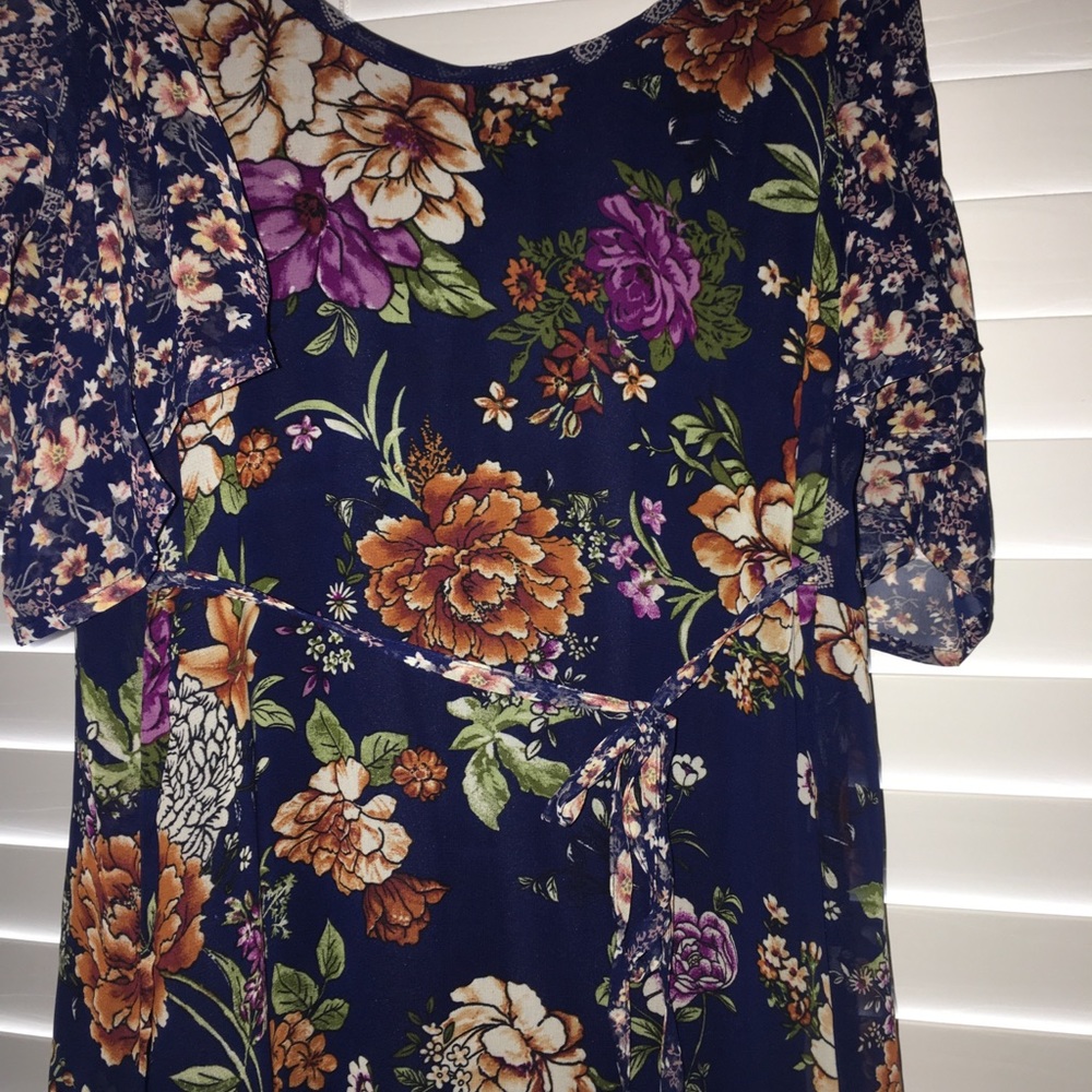 Dress - Picture 4 of 4